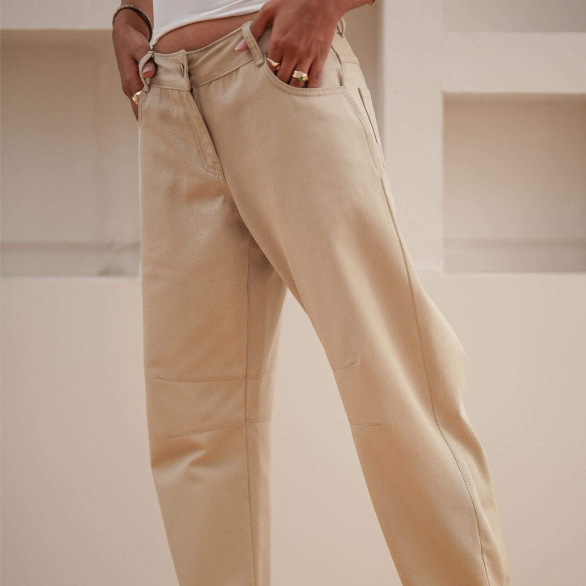 Airy Mid-Rise Barrel Jeans - Image 9