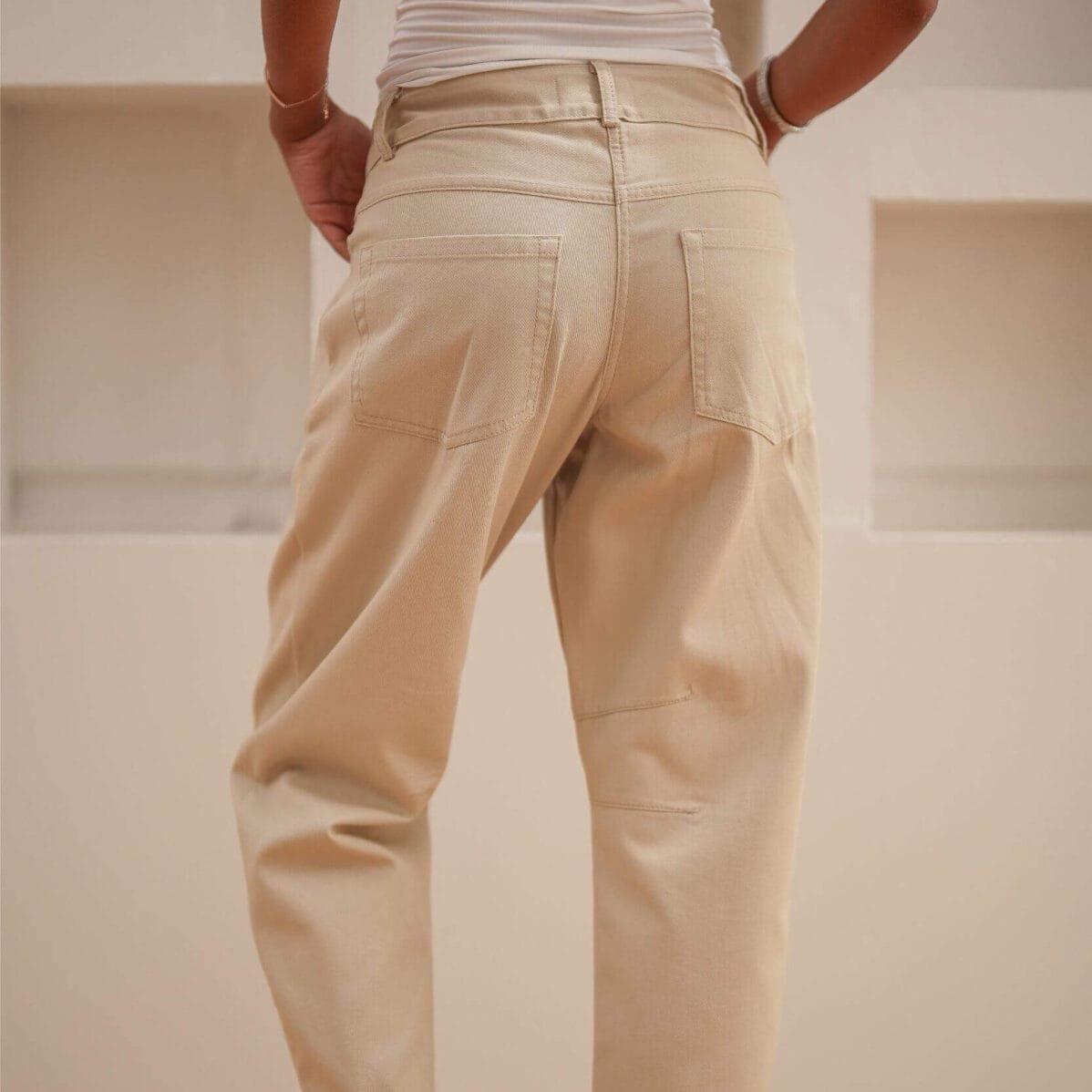 Airy Mid-Rise Barrel Jeans - Image 11
