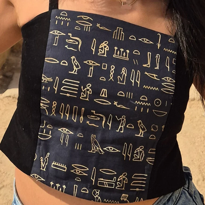 Hiéroglyphes Quotidiens Crop Top