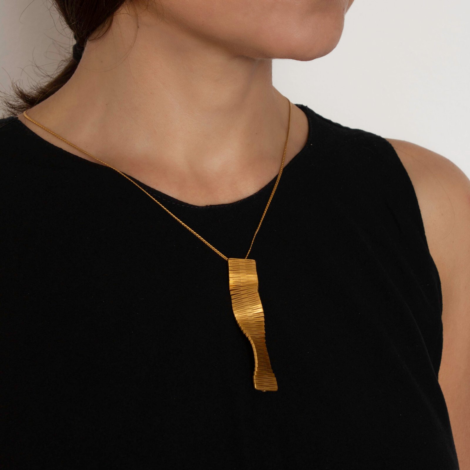 Liquify Vertical Pendant