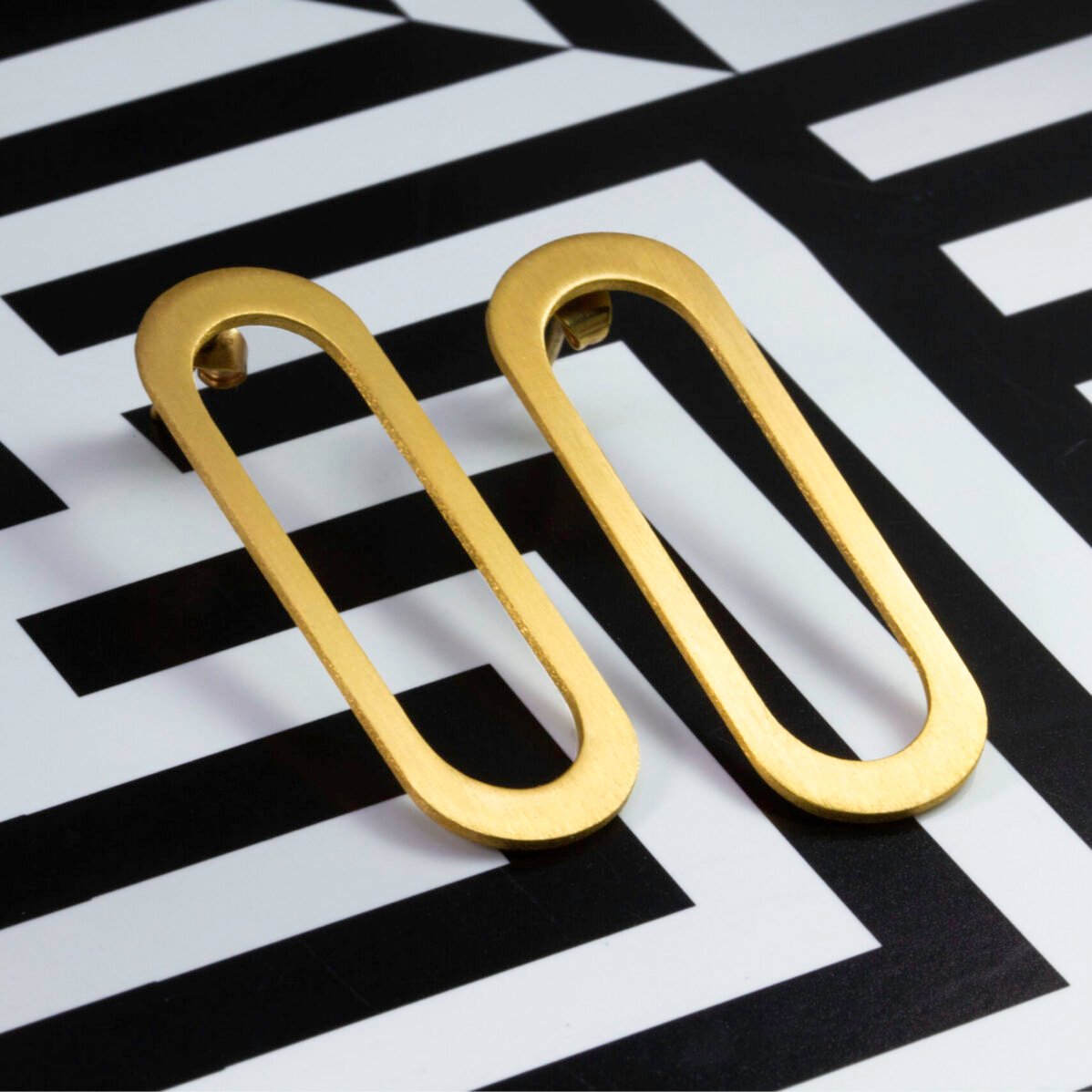 O Shape - Earrings - Image 3