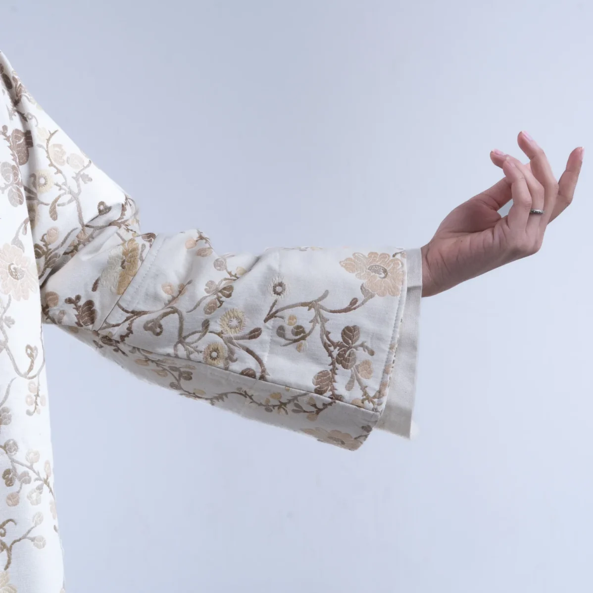 Amna Kaftan - Image 4