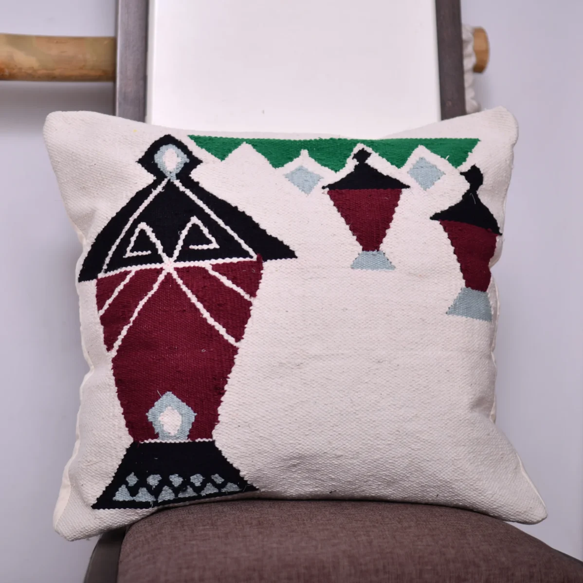 Fanoos Kilim Cushion - Image 2
